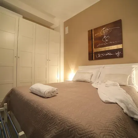 לינה וארוחת בוקר Teocrito