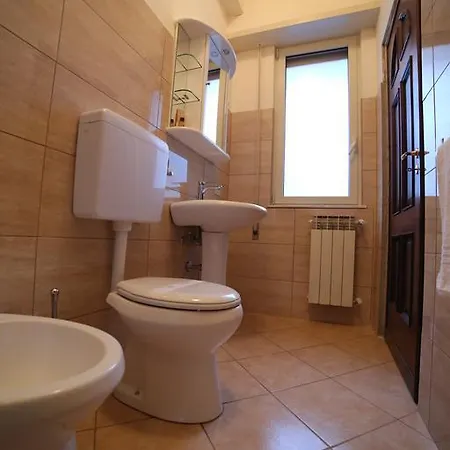 לינה וארוחת בוקר Teocrito *